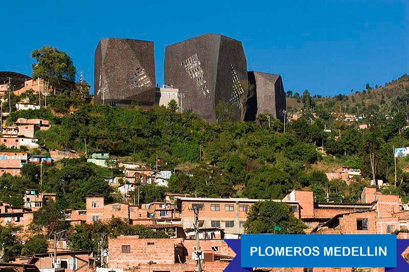 Servicio de plomeria en Medellín - Popular.
